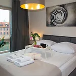 Maya\'S Flats & Resorts - River View